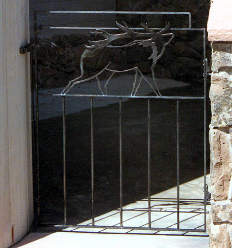 Elk.jpg (97884 bytes)